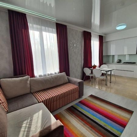 Lux New Apartment 2019 Charkiv Esterno foto