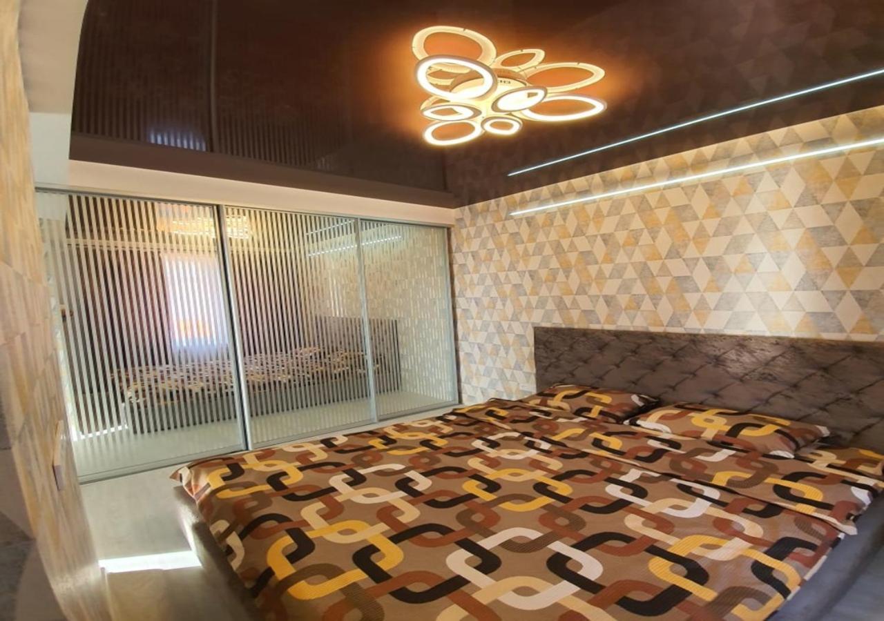 Lux New Apartment 2019 Charkiv Esterno foto