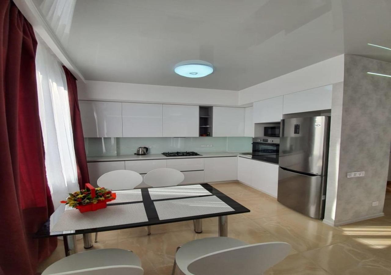 Lux New Apartment 2019 Charkiv Esterno foto