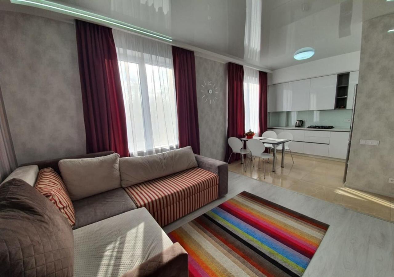 Lux New Apartment 2019 Charkiv Esterno foto